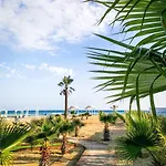 двухкомнатные в жилом комплексе Caesar D2 Flat11 公寓 *