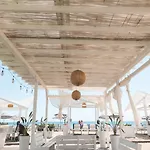 Апартаменты двухкомнатные в жилом комплексе Caesar D2 Flat11 *